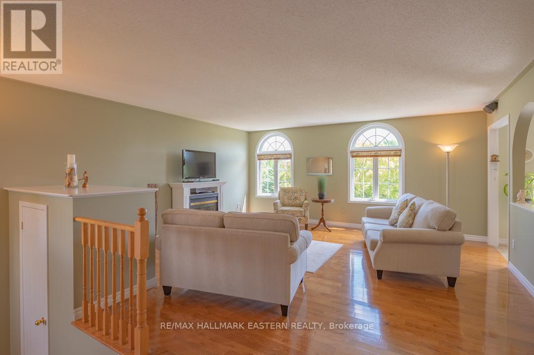 20 Ferguson Place, Peterborough (Northcrest Ward 5), Ontario  K9H 7M9 - Photo 10 - X13695074