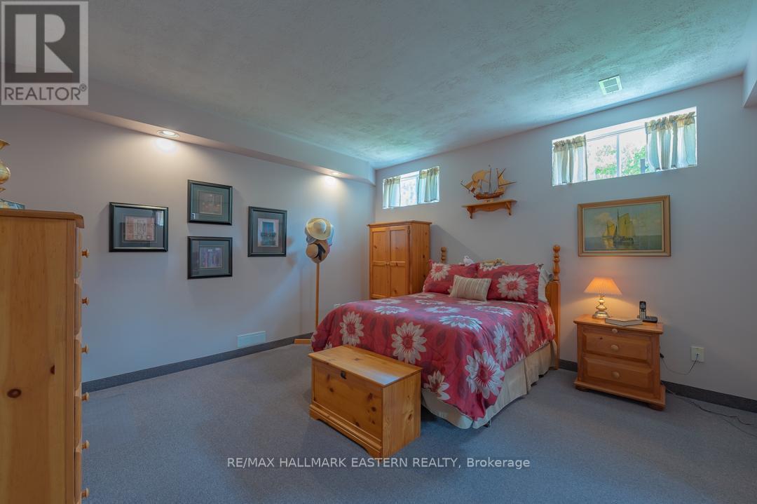 20 Ferguson Place, Peterborough (Northcrest Ward 5), Ontario  K9H 7M9 - Photo 18 - X13695074