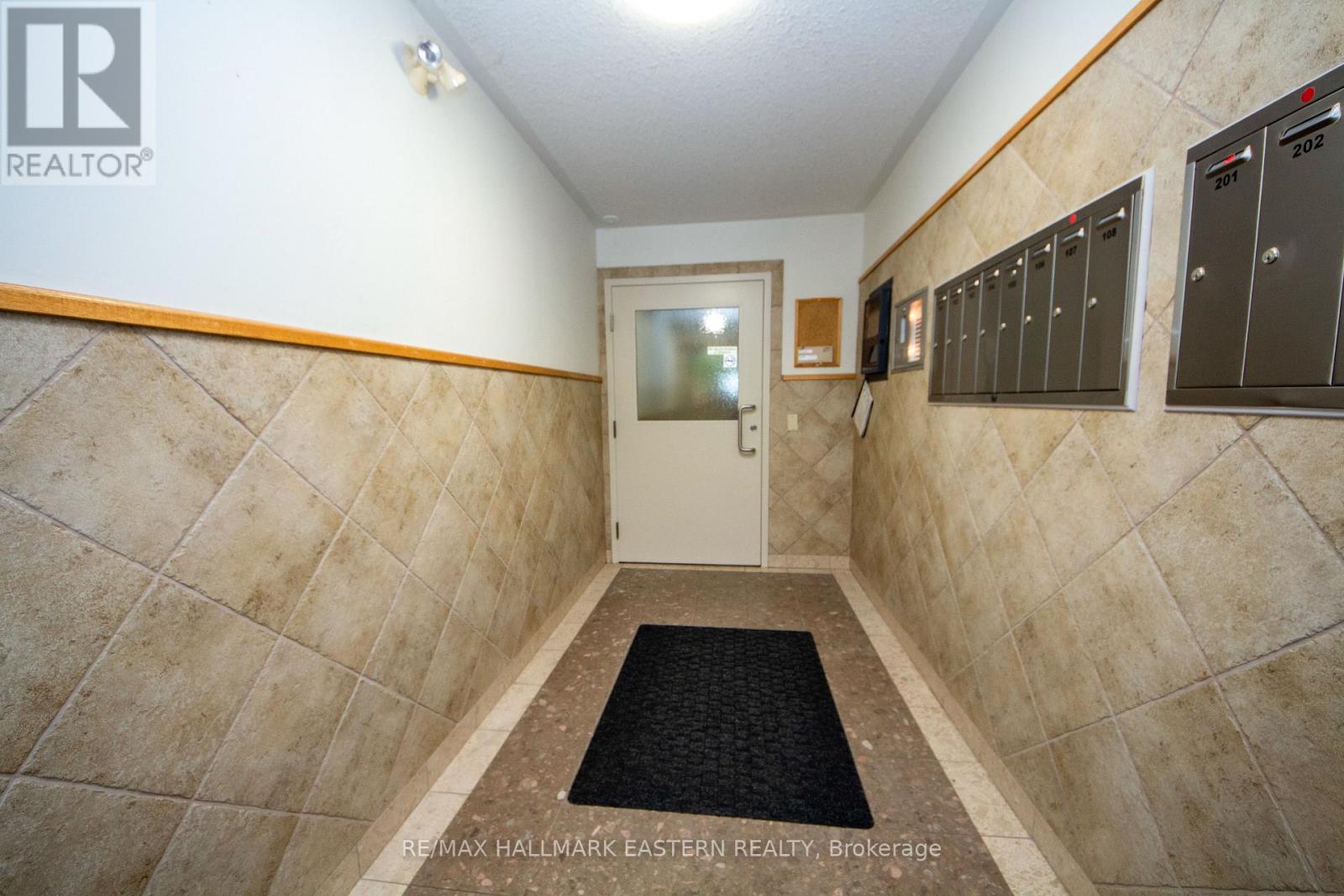 202 - 878 Armour Road, Peterborough (Ashburnham Ward 4), Ontario  K9H 2A6 - Photo 2 - X13696264