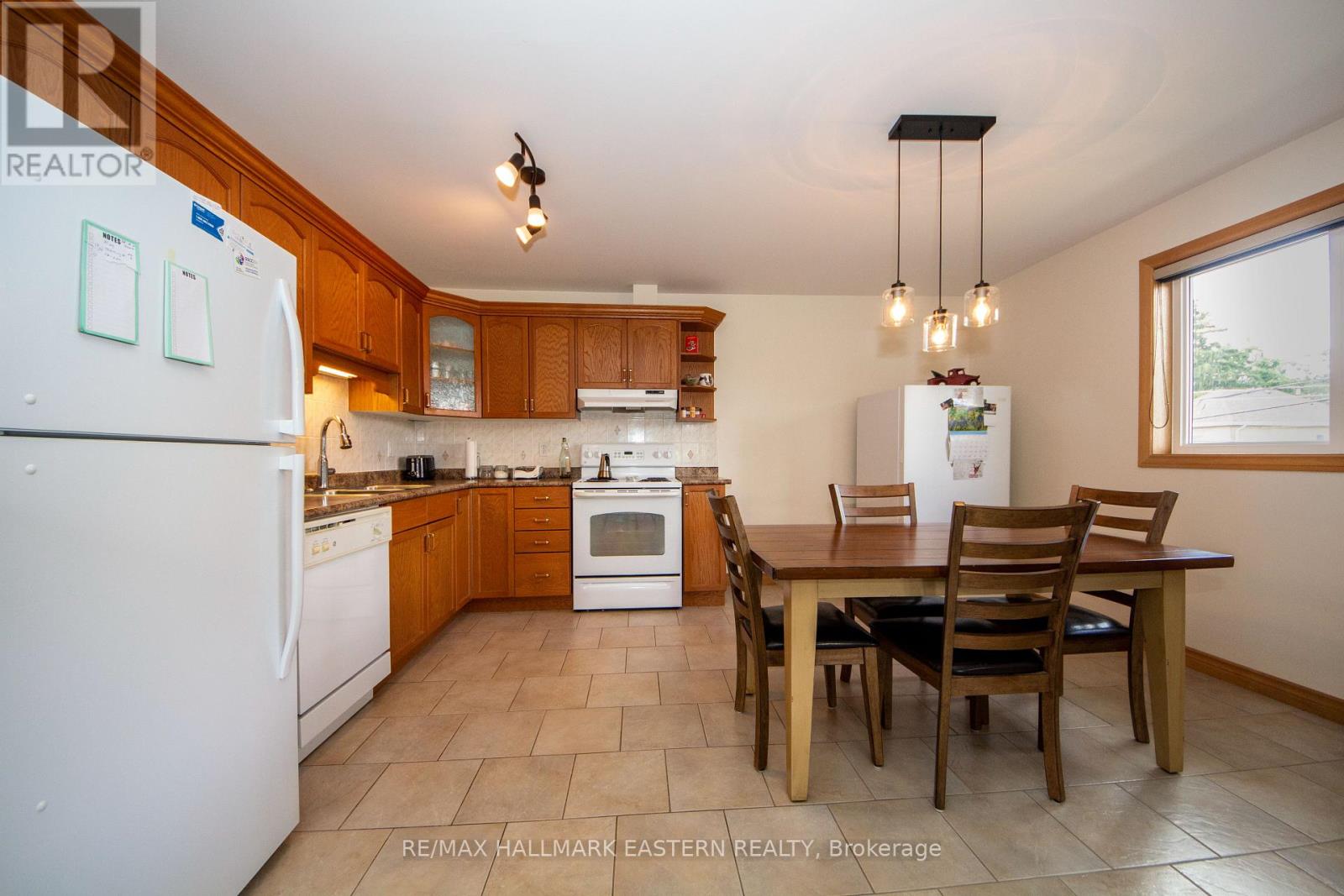 202 - 878 Armour Road, Peterborough (Ashburnham Ward 4), Ontario  K9H 2A6 - Photo 3 - X13696264