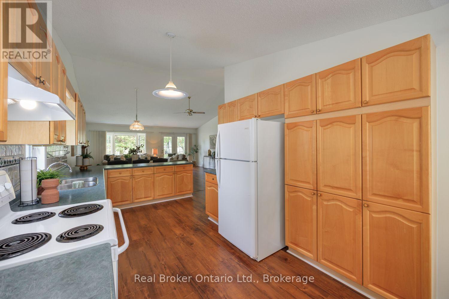 10 Niagara Trail, Clarington (Newcastle), Ontario  L1B 1A2 - Photo 14 - E13696664