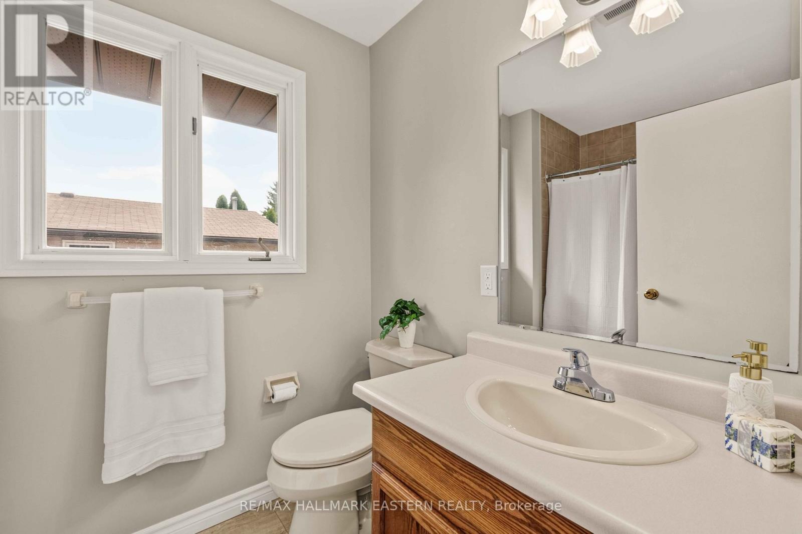 1161 Normandy Street, Peterborough (Northcrest Ward 5), Ontario  K9H 7L9 - Photo 12 - X13696560