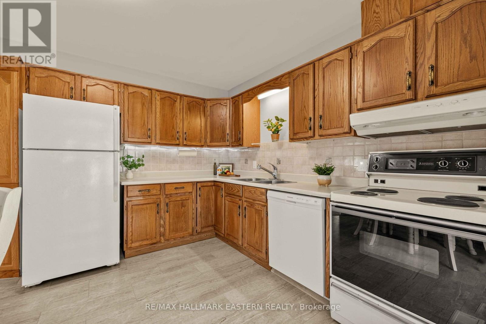 1161 Normandy Street, Peterborough (Northcrest Ward 5), Ontario  K9H 7L9 - Photo 7 - X13696560