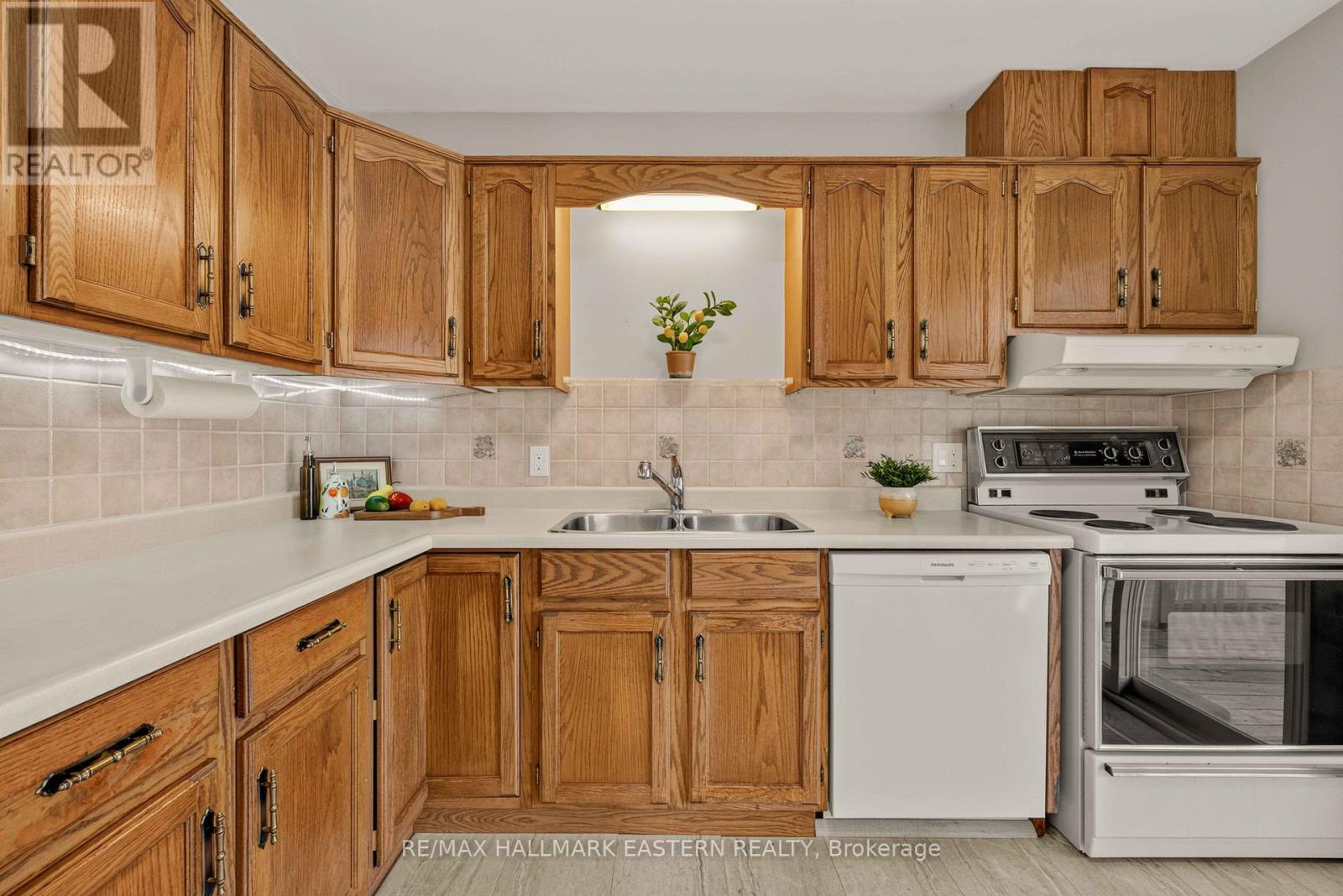 1161 Normandy Street, Peterborough (Northcrest Ward 5), Ontario  K9H 7L9 - Photo 9 - X13696560