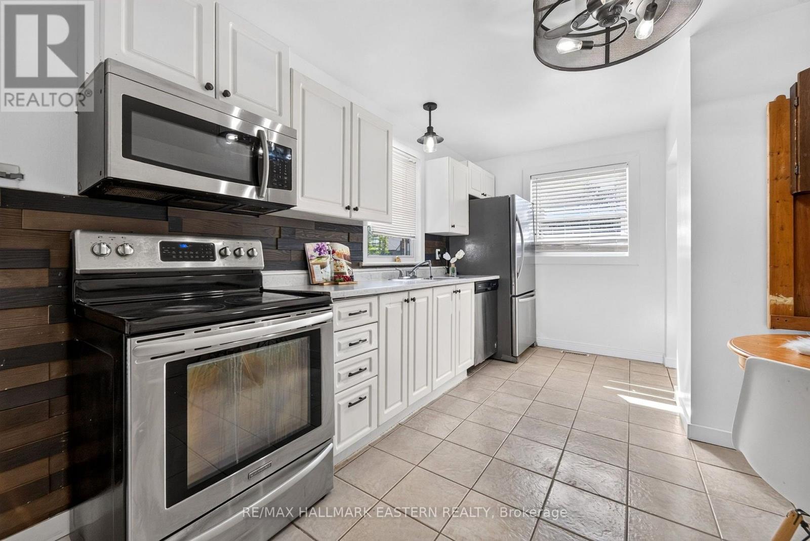 754 Crawford Place, Peterborough (Otonabee Ward 1), Ontario  K9J 3X3 - Photo 13 - X13697094