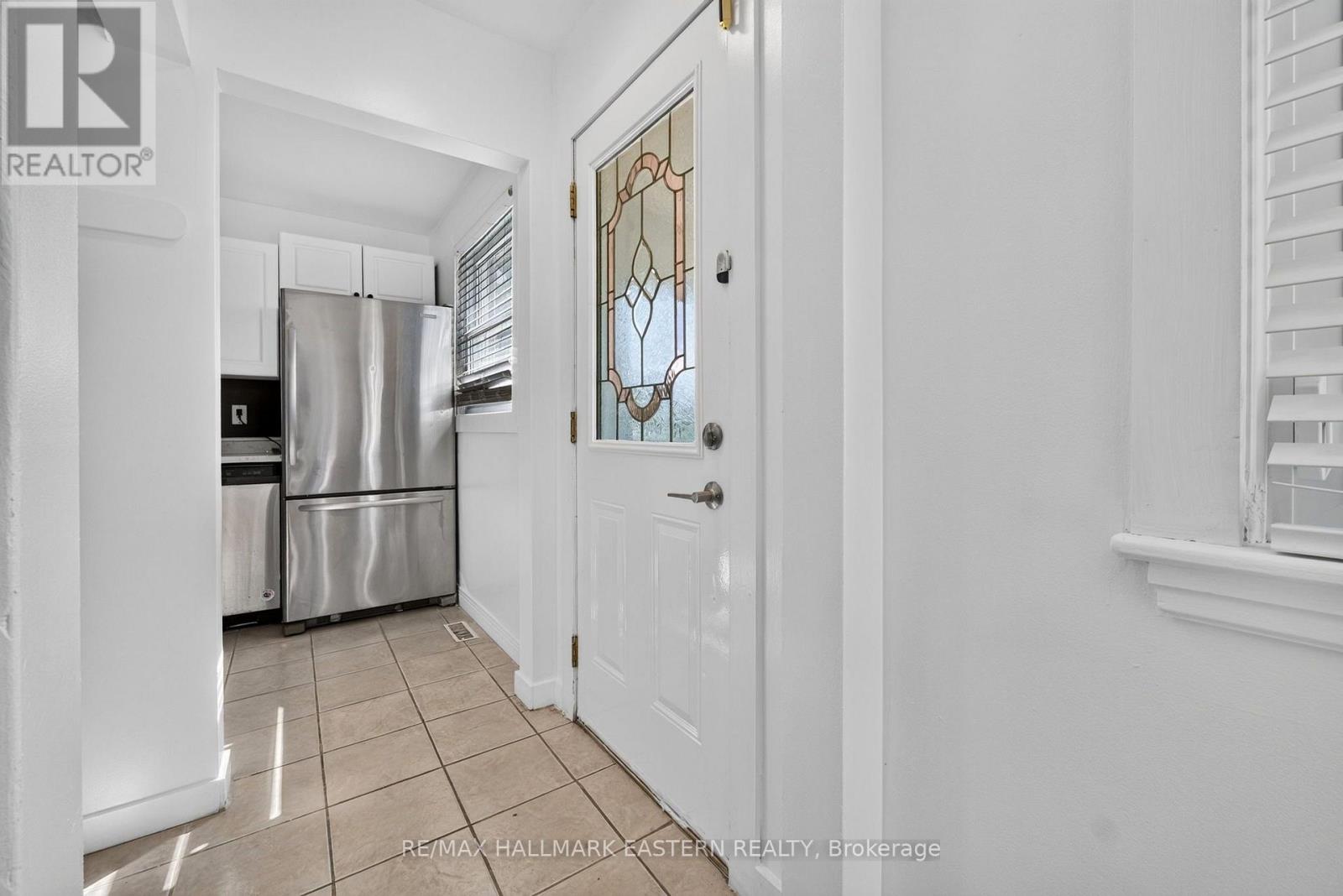 754 Crawford Place, Peterborough (Otonabee Ward 1), Ontario  K9J 3X3 - Photo 5 - X13697094