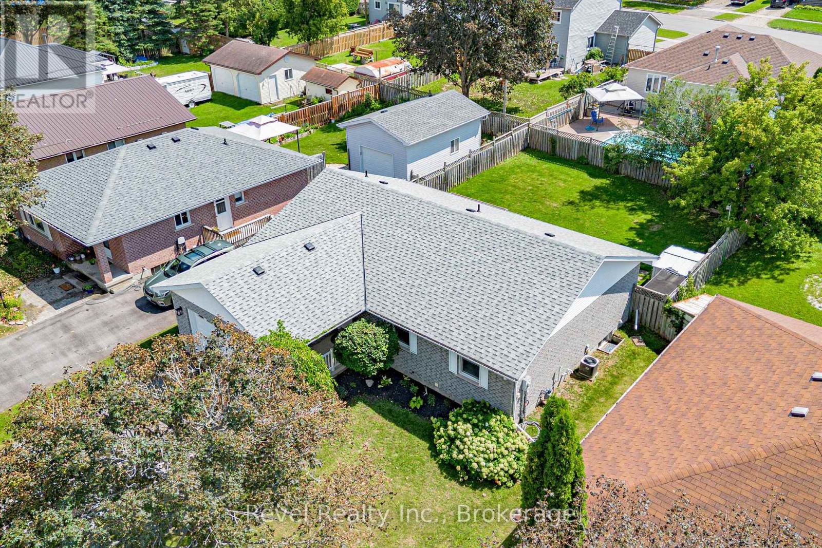 9 Crestwood Avenue, Kawartha Lakes (Lindsay), Ontario  K9V 6A7 - Photo 3 - X13697226