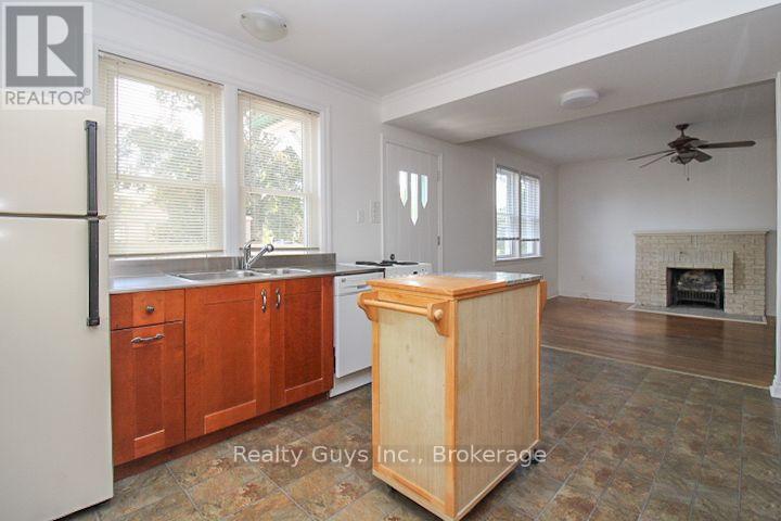 590 Mccannan Avenue, Peterborough (Town Ward 3), Ontario  K9J 4J6 - Photo 15 - X13698258