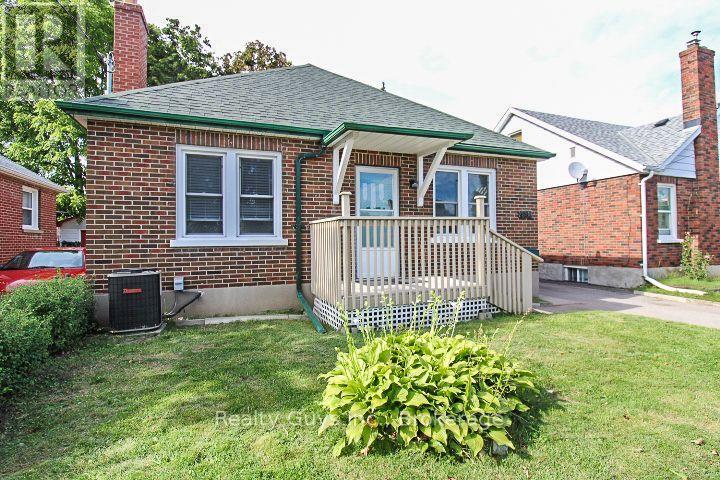 590 Mccannan Avenue, Peterborough (Town Ward 3), Ontario  K9J 4J6 - Photo 2 - X13698258