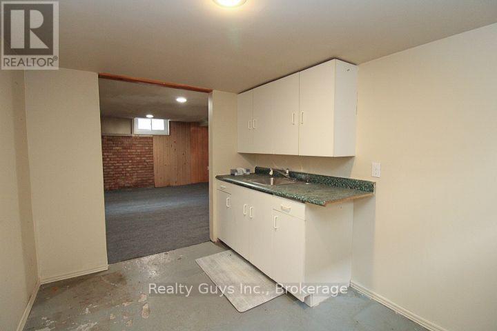 590 Mccannan Avenue, Peterborough (Town Ward 3), Ontario  K9J 4J6 - Photo 29 - X13698258