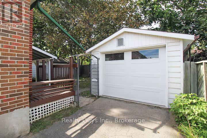590 Mccannan Avenue, Peterborough (Town Ward 3), Ontario  K9J 4J6 - Photo 5 - X13698258
