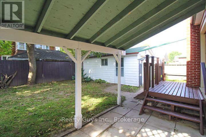 590 Mccannan Avenue, Peterborough (Town Ward 3), Ontario  K9J 4J6 - Photo 8 - X13698258