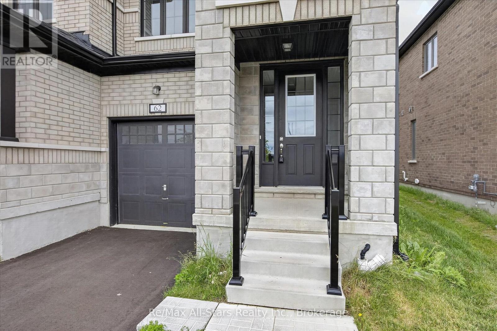 62 Corley Street, Kawartha Lakes (Lindsay), Ontario  K9V 6C2 - Photo 3 - X13699502