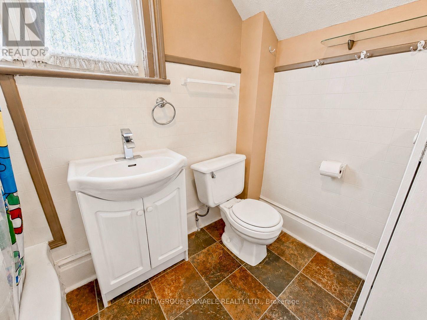221 Kent Street W, Kawartha Lakes (Lindsay), Ontario  K9V 2Z1 - Photo 35 - X13699648
