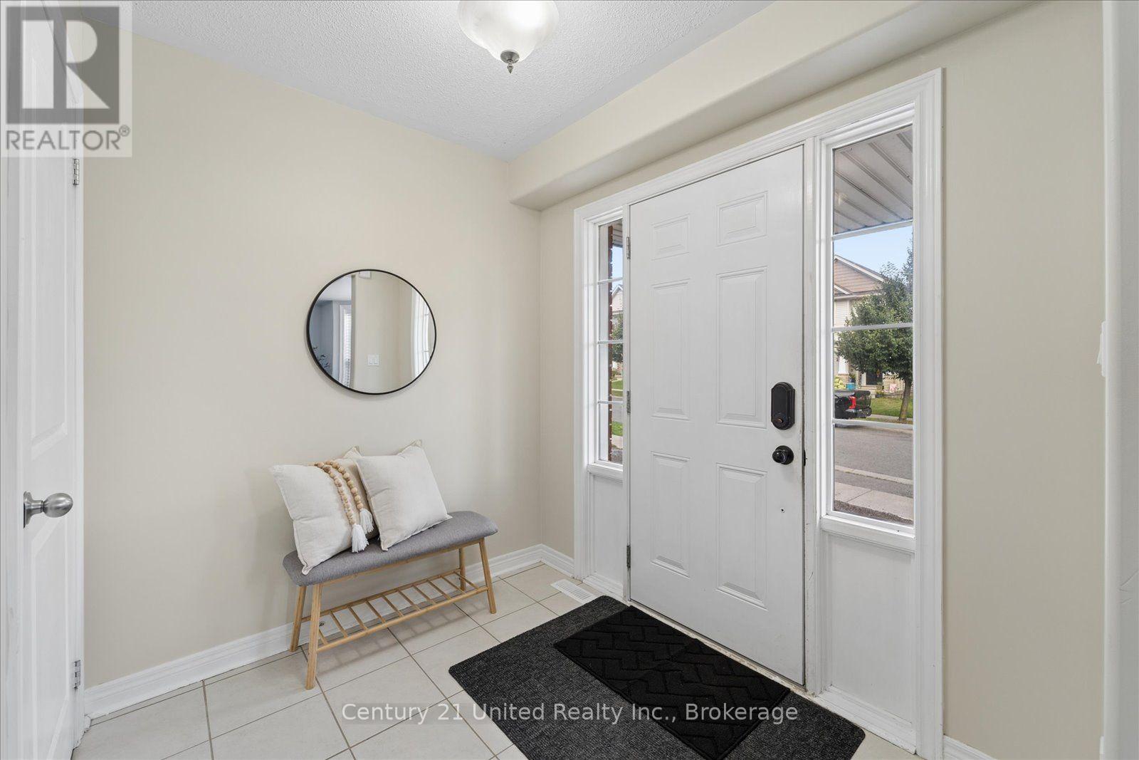 262 Bowen Drive, Peterborough (Northcrest Ward 5), Ontario  K9H 0B8 - Photo 3 - X13699652