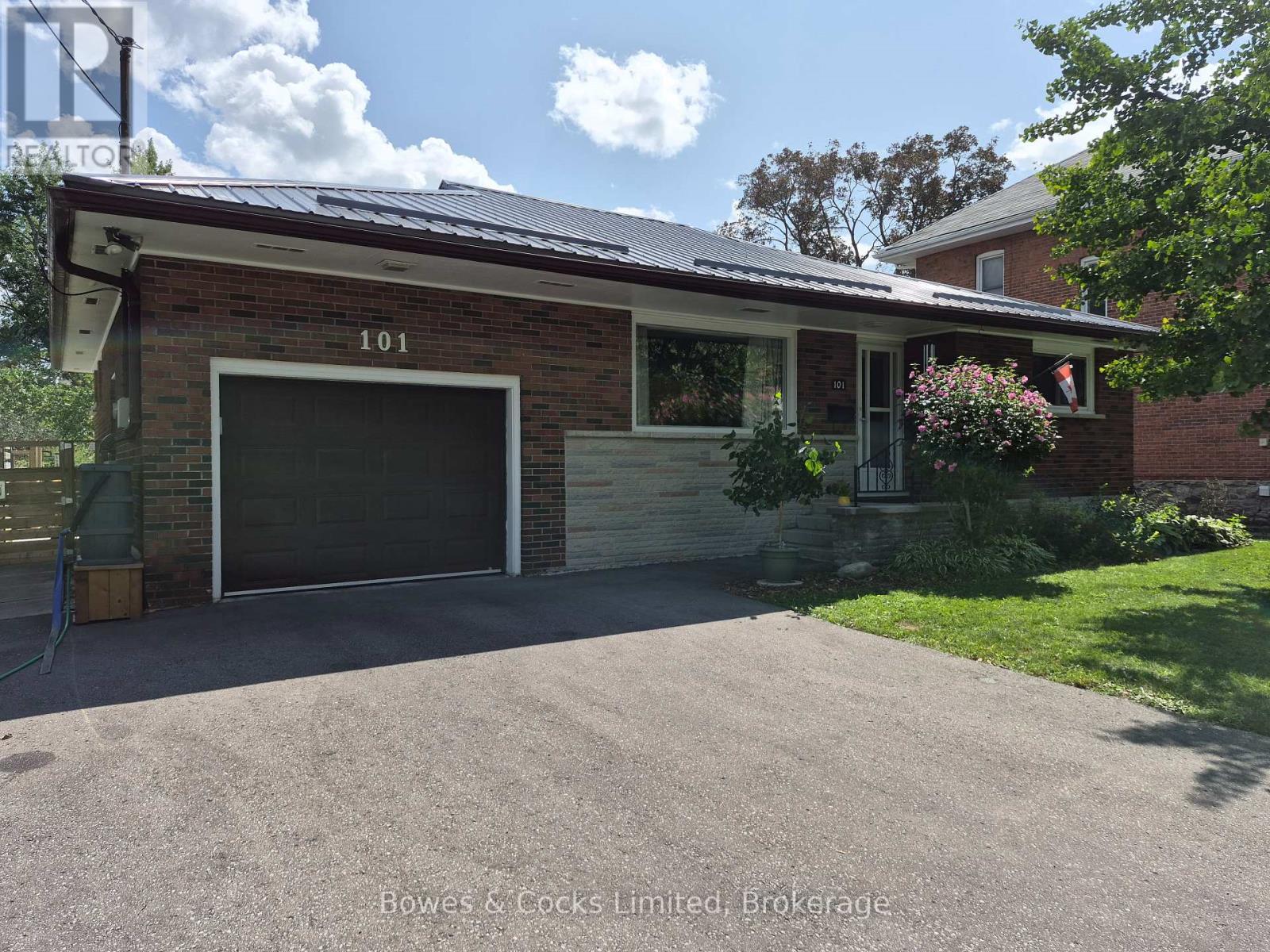 101 RUSSELL STREET, kawartha lakes (lindsay), Ontario