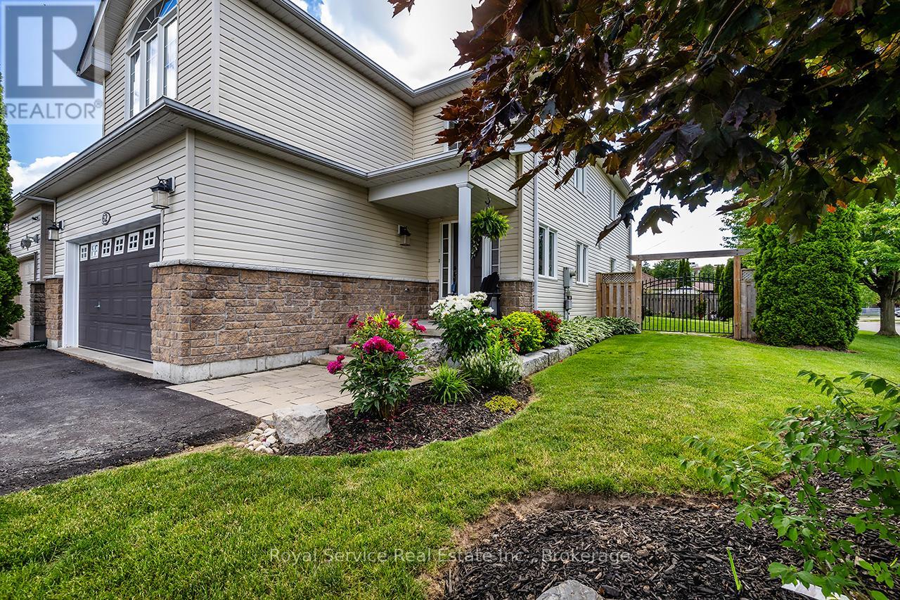 62 Rafton Street, Clarington (Newcastle), Ontario  L1B 1P7 - Photo 2 - E13701780