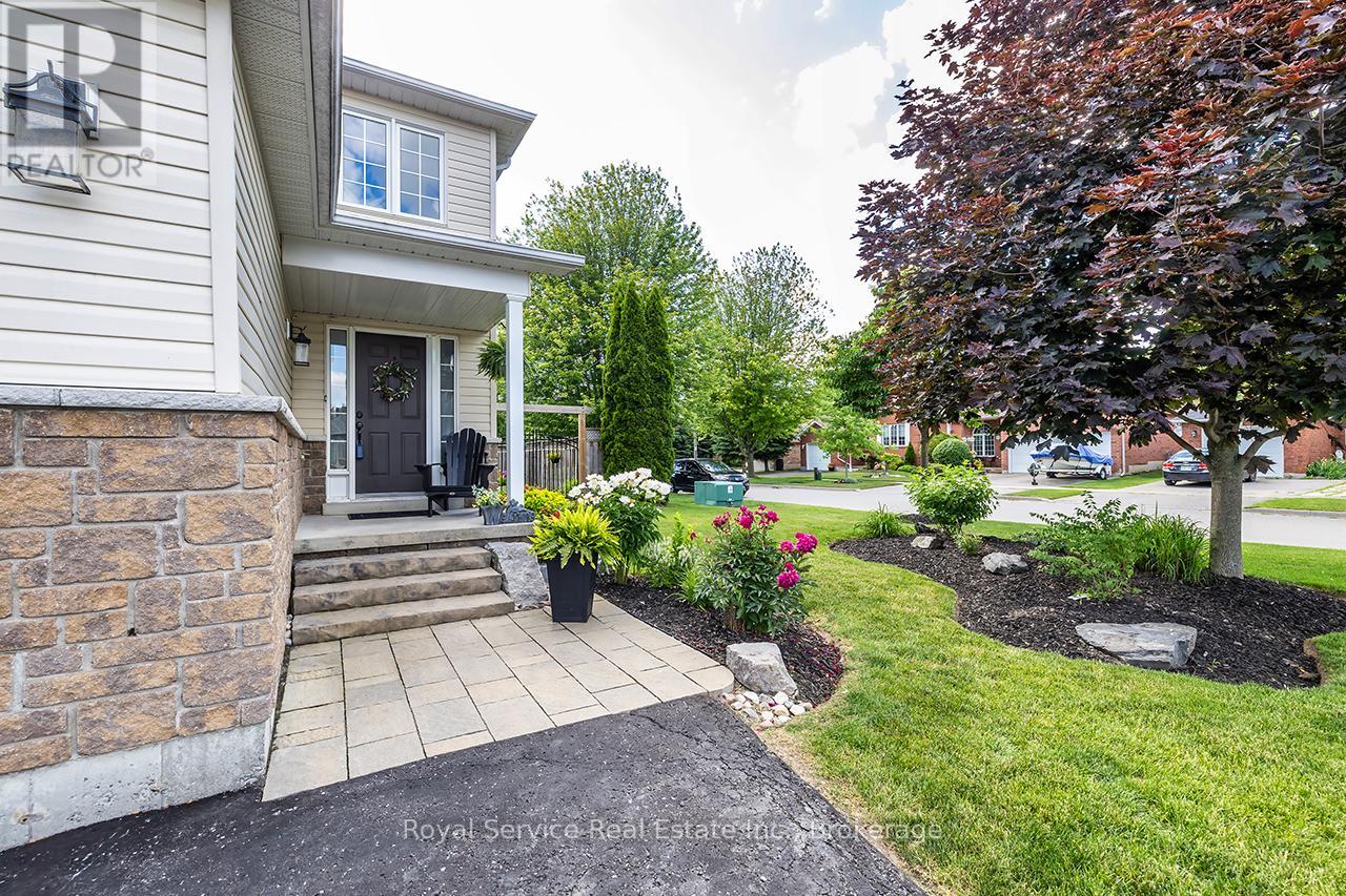 62 Rafton Street, Clarington (Newcastle), Ontario  L1B 1P7 - Photo 4 - E13701780