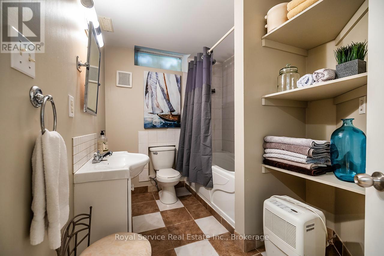 62 Rafton Street, Clarington (Newcastle), Ontario  L1B 1P7 - Photo 42 - E13701780