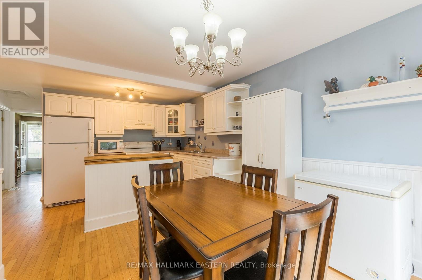 767 Duffus Street, Peterborough (Otonabee Ward 1), Ontario  K9J 4K3 - Photo 8 - X13702206