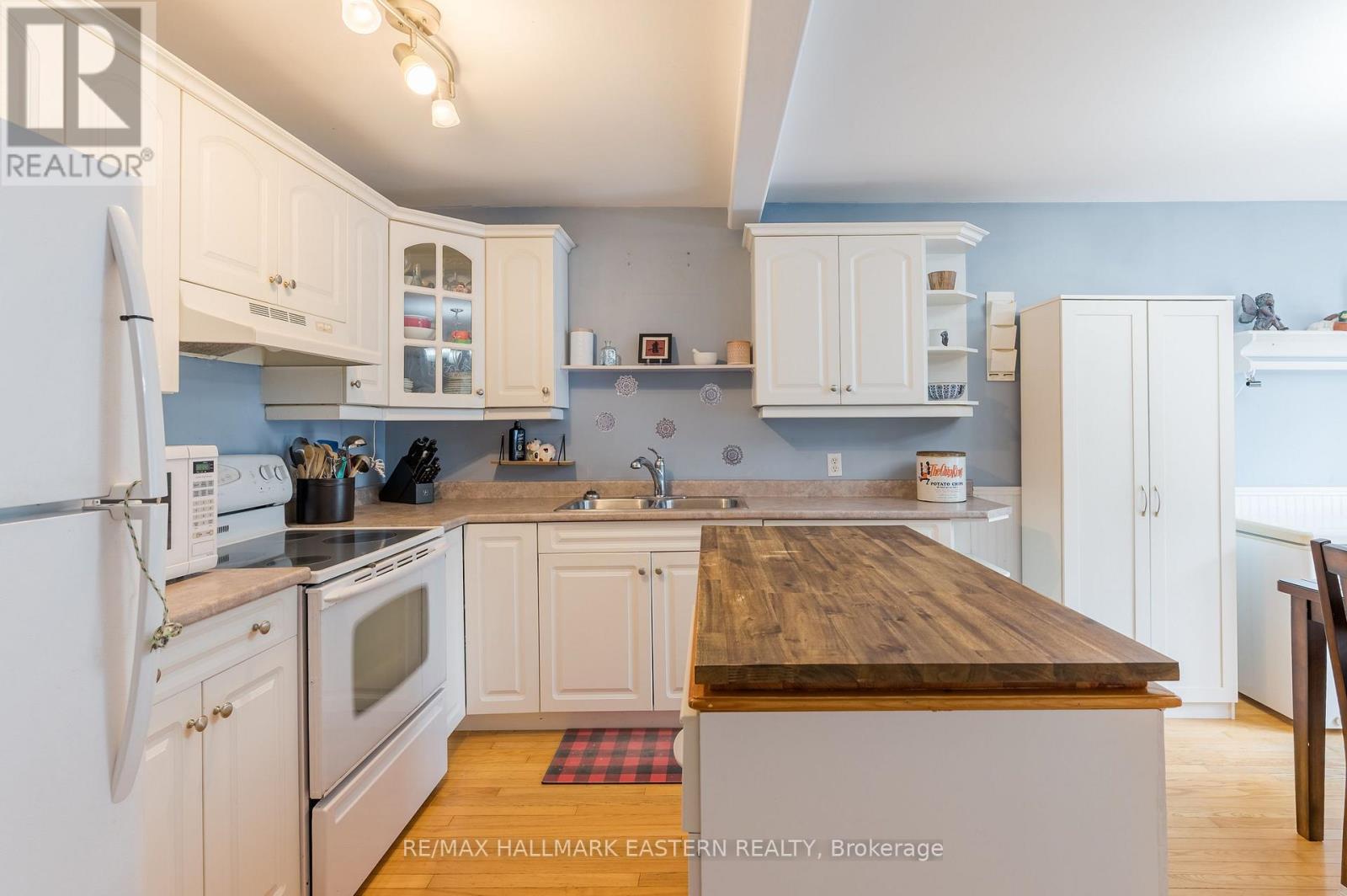 767 Duffus Street, Peterborough (Otonabee Ward 1), Ontario  K9J 4K3 - Photo 9 - X13702206