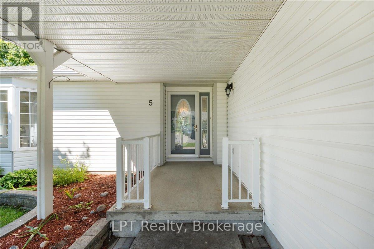 5 Niagara Trail, Clarington (Bowmanville), Ontario  L1B 1A2 - Photo 3 - E13702478