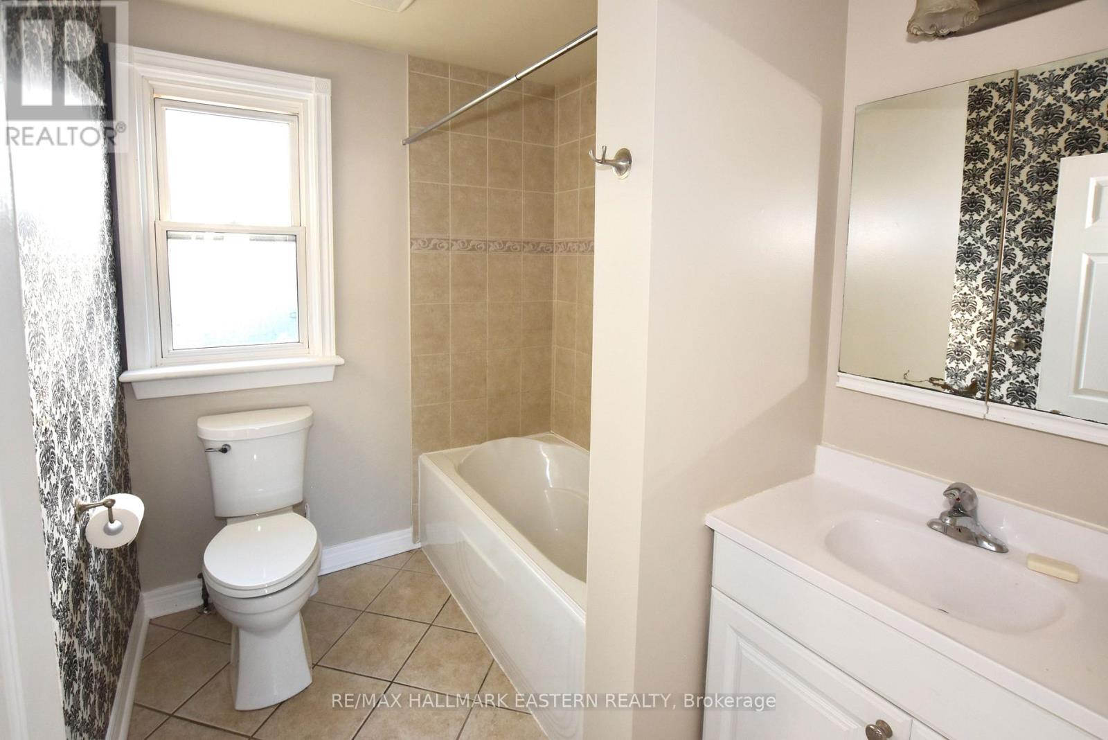 289 Bennet Street, Peterborough (Northcrest Ward 5), Ontario  K9H 5B8 - Photo 14 - X13703830