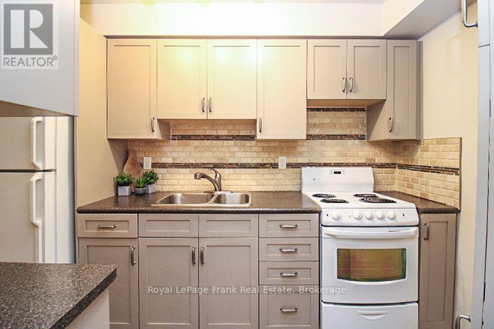 216 - 921 ARMOUR ROAD, peterborough (ashburnham ward 4), Ontario
