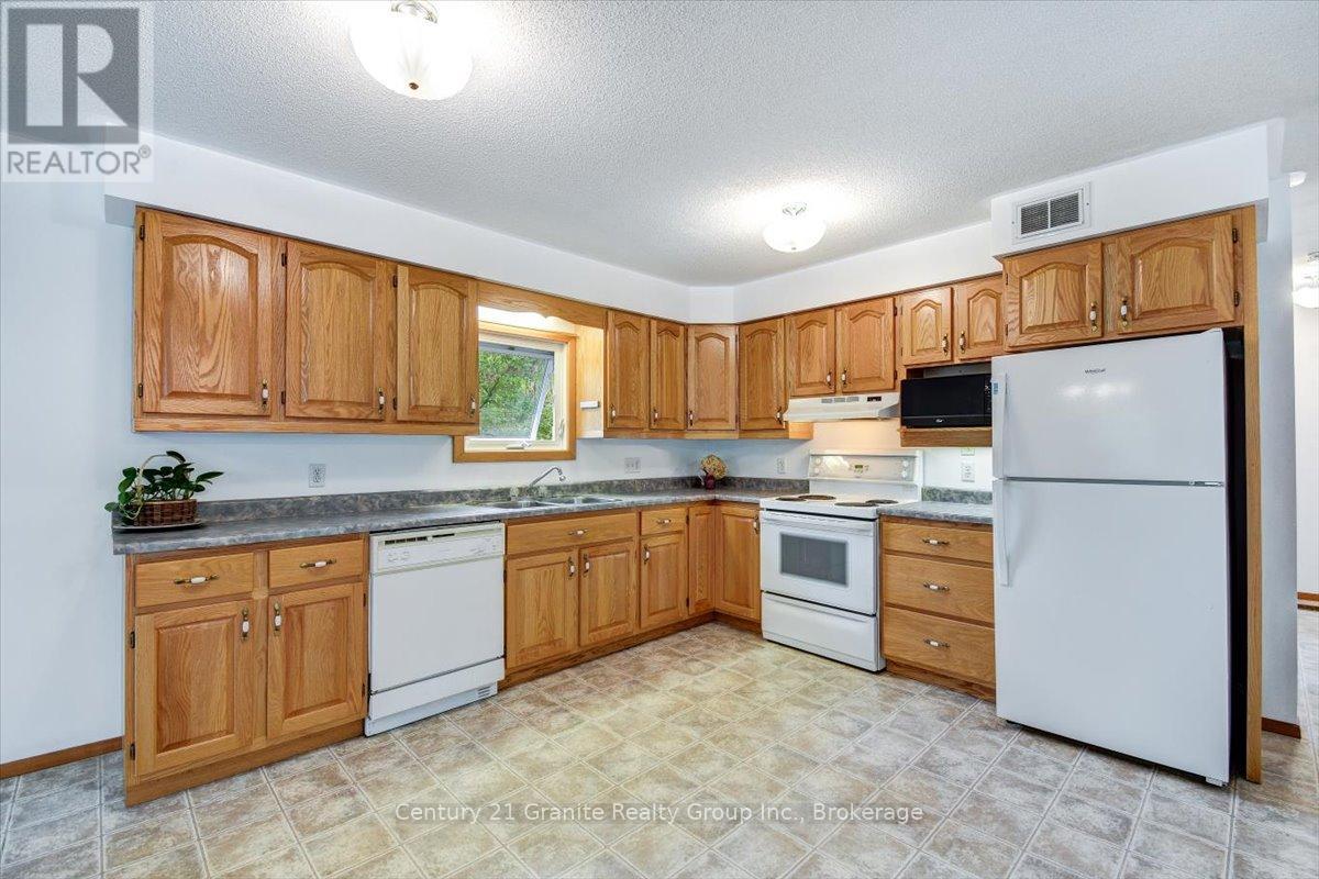66 Hastings Street S, Bancroft (Bancroft Ward), Ontario  K0L 1C0 - Photo 6 - X13706450