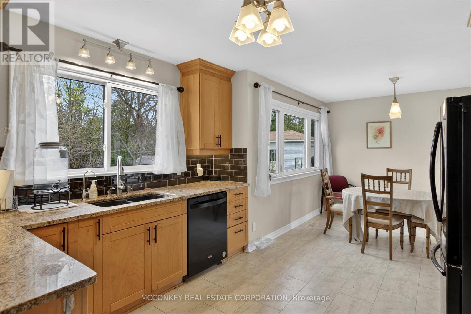834 Crowley Crescent, Peterborough (Monaghan Ward 2), Ontario  K9J 6P7 - Photo 6 - X13706546