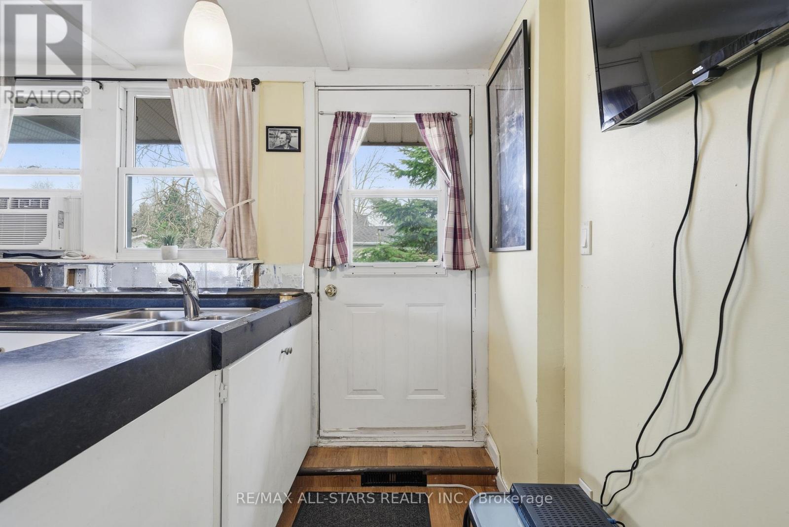 42 Otter Line, Kawartha Lakes (Lindsay), Ontario  K9V 0K1 - Photo 11 - X13706654