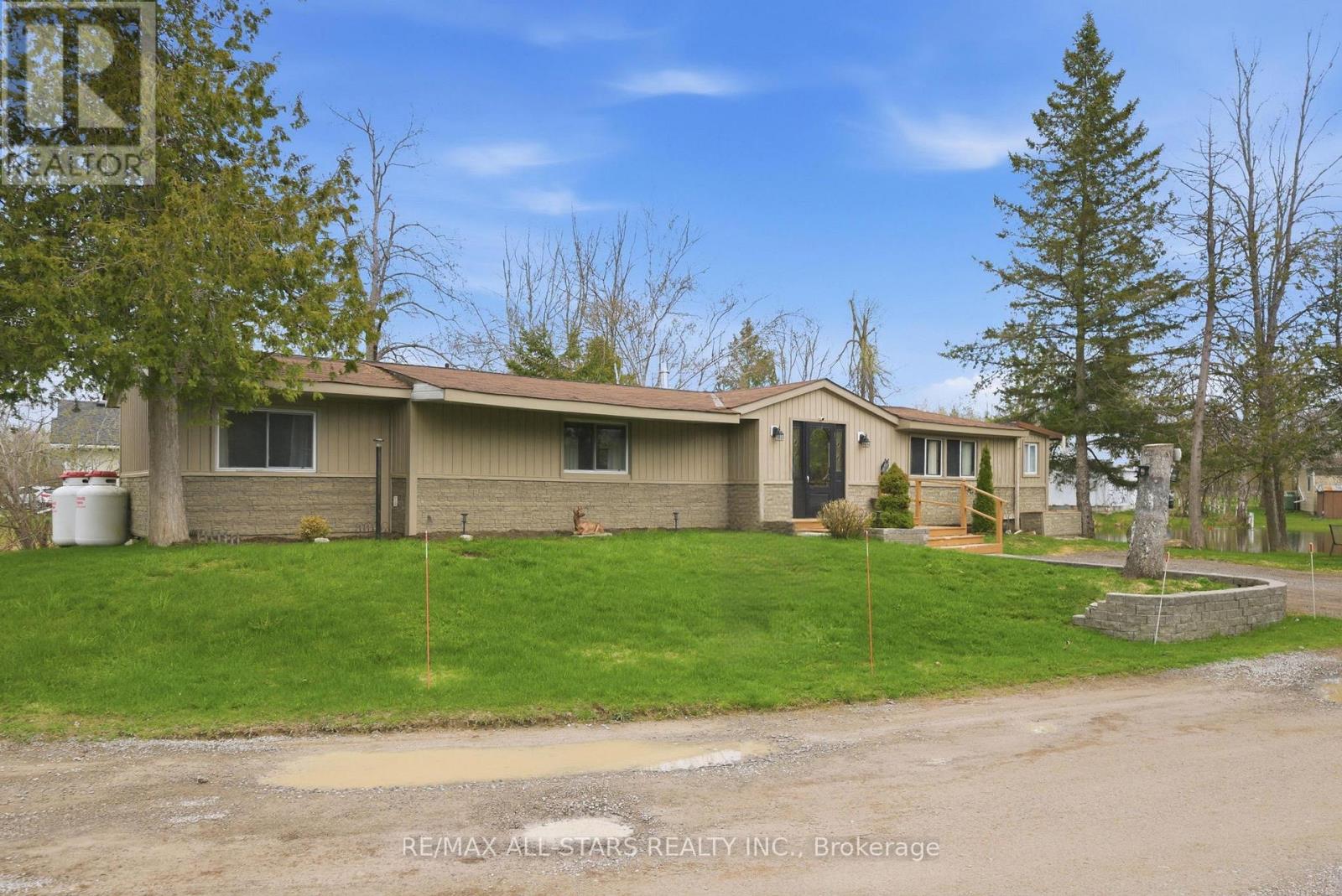 42 Otter Line, Kawartha Lakes (Lindsay), Ontario  K9V 0K1 - Photo 2 - X13706654