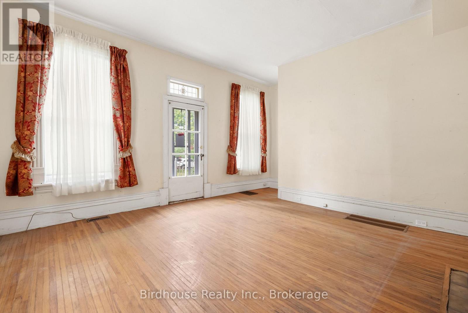 12 Mill Street, Kawartha Lakes (Lindsay), Ontario  K9V 2K8 - Photo 7 - X13707310