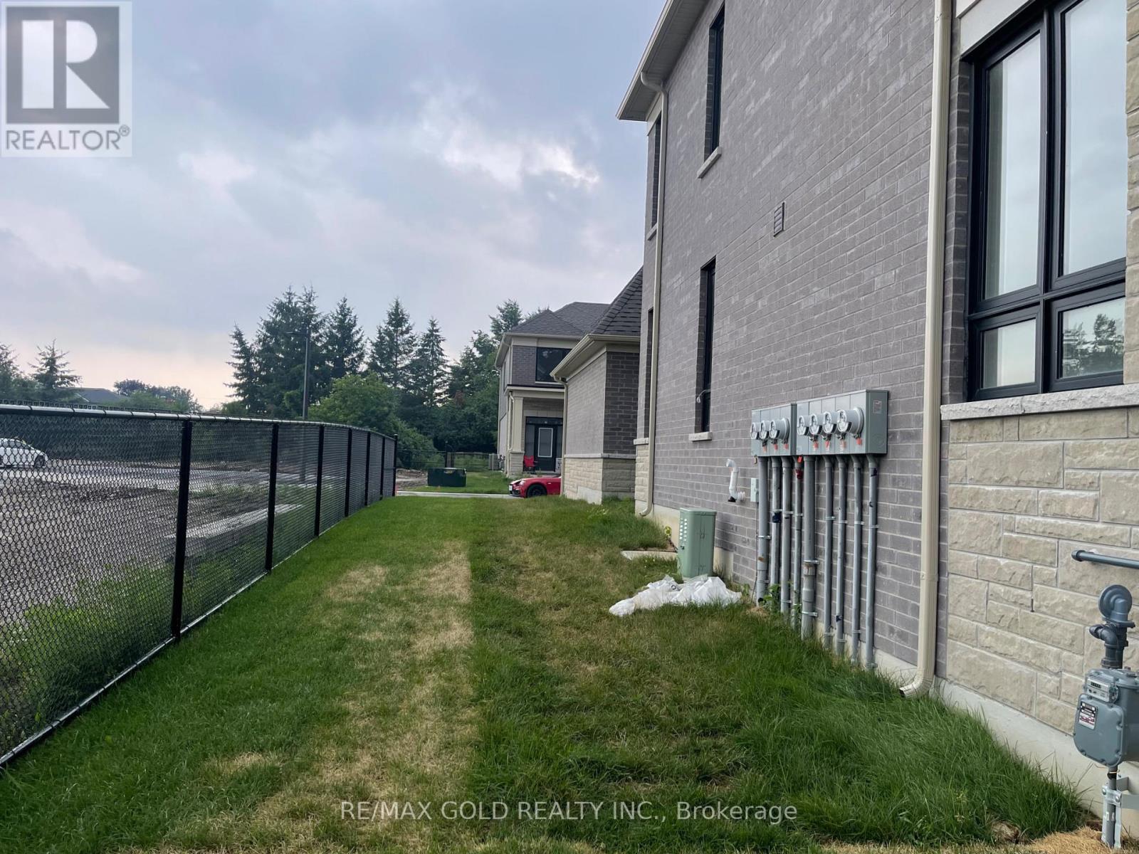 275 Lindsay Street N, Kawartha Lakes (Lindsay), Ontario  K9V 0T4 - Photo 3 - X13707586