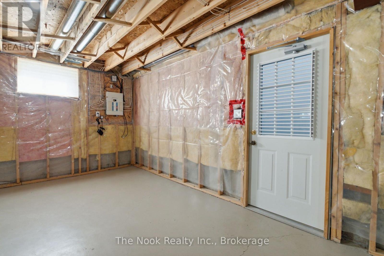 53 Eakins Court, Kawartha Lakes (Lindsay), Ontario  K9V 6J9 - Photo 35 - X13708994