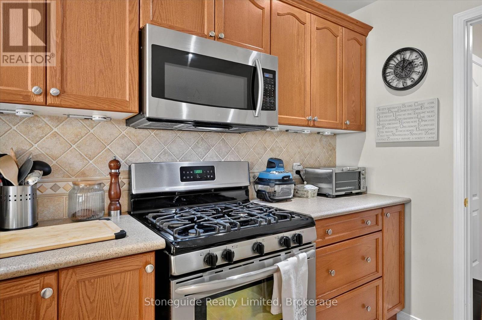 2 - 909 Wentworth Street, Peterborough (Otonabee Ward 1), Ontario  K9J 8R7 - Photo 17 - X13709196