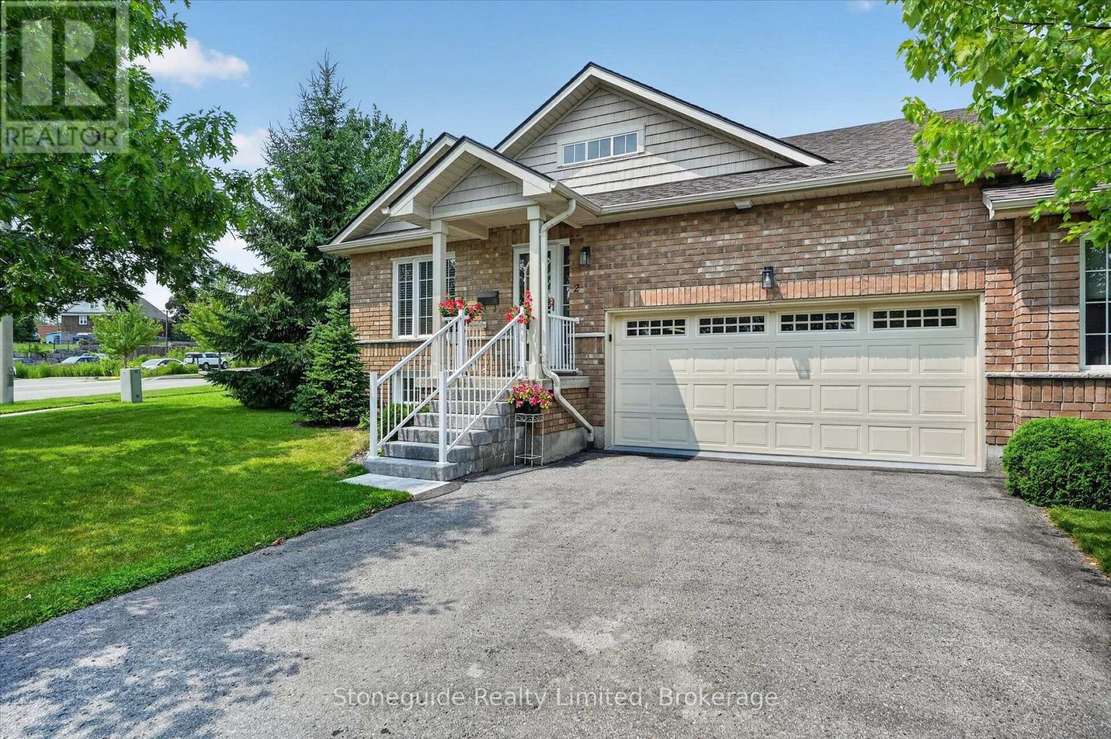2 - 909 Wentworth Street, Peterborough (Otonabee Ward 1), Ontario  K9J 8R7 - Photo 2 - X13709196