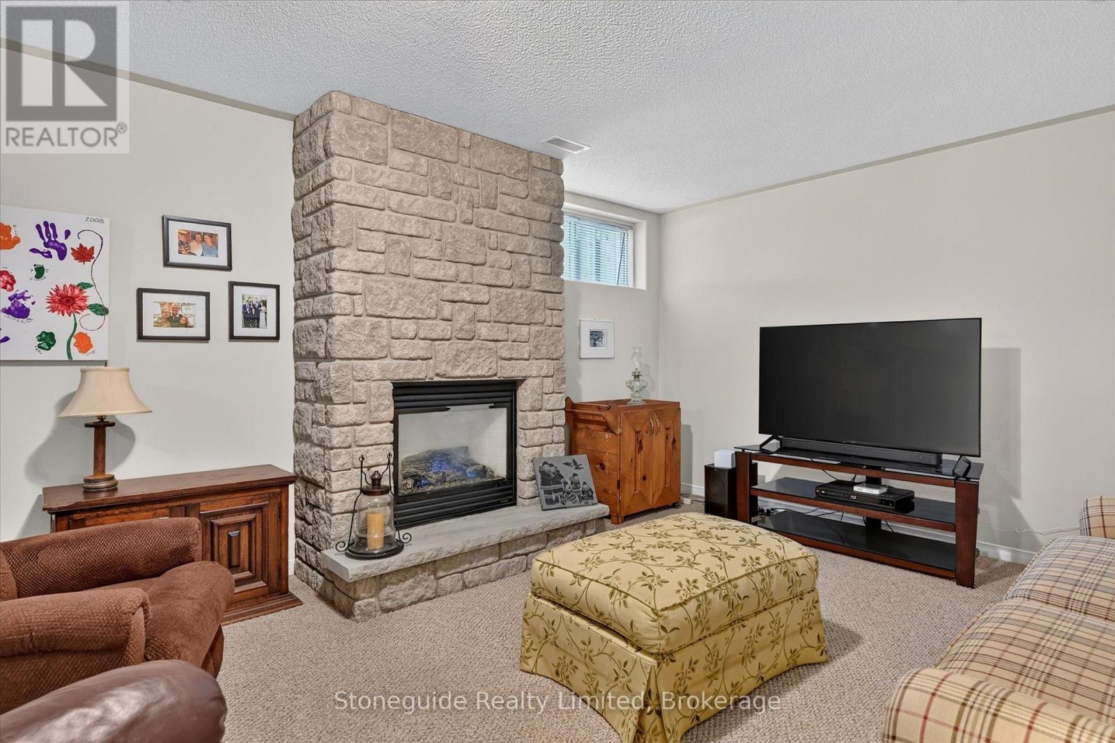 2 - 909 Wentworth Street, Peterborough (Otonabee Ward 1), Ontario  K9J 8R7 - Photo 37 - X13709196