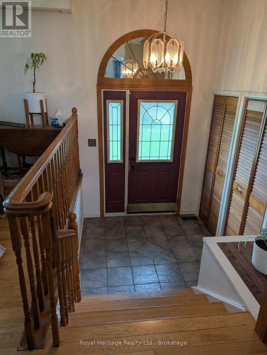 36 Riverview Road, Kawartha Lakes (Lindsay), Ontario  K9V 1B3 - Photo 2 - X13709288
