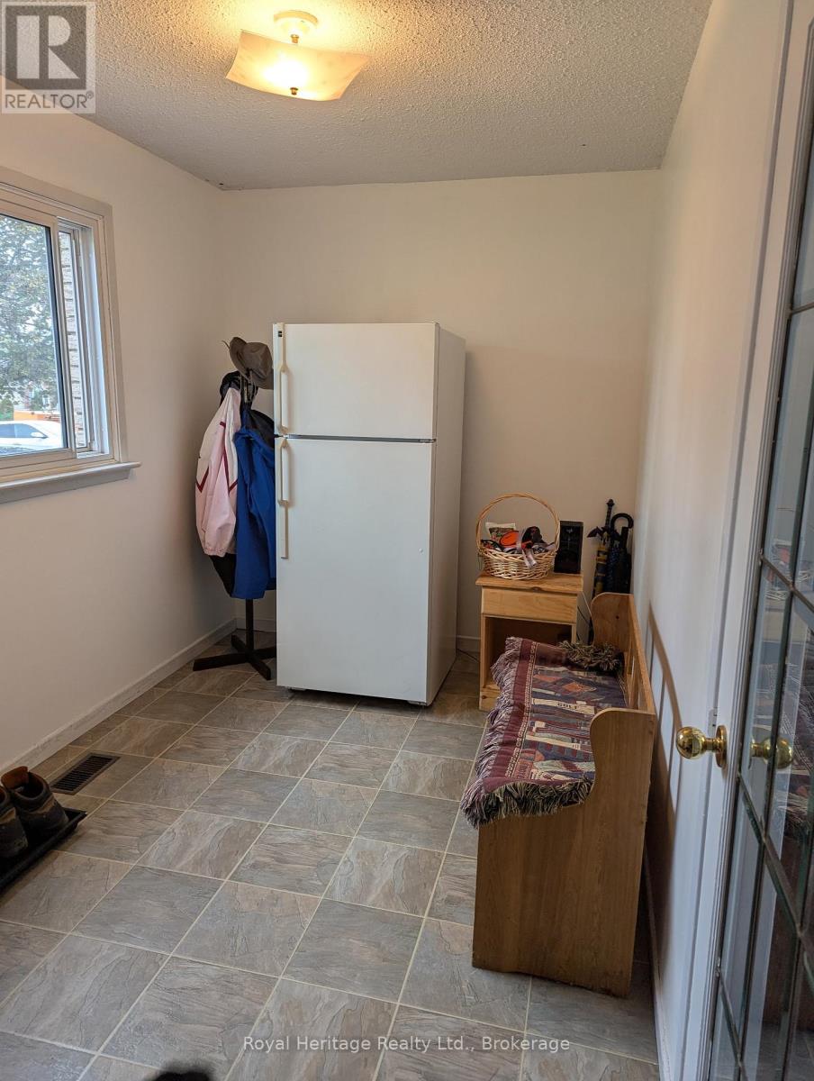 36 Riverview Road, Kawartha Lakes (Lindsay), Ontario  K9V 1B3 - Photo 4 - X13709288