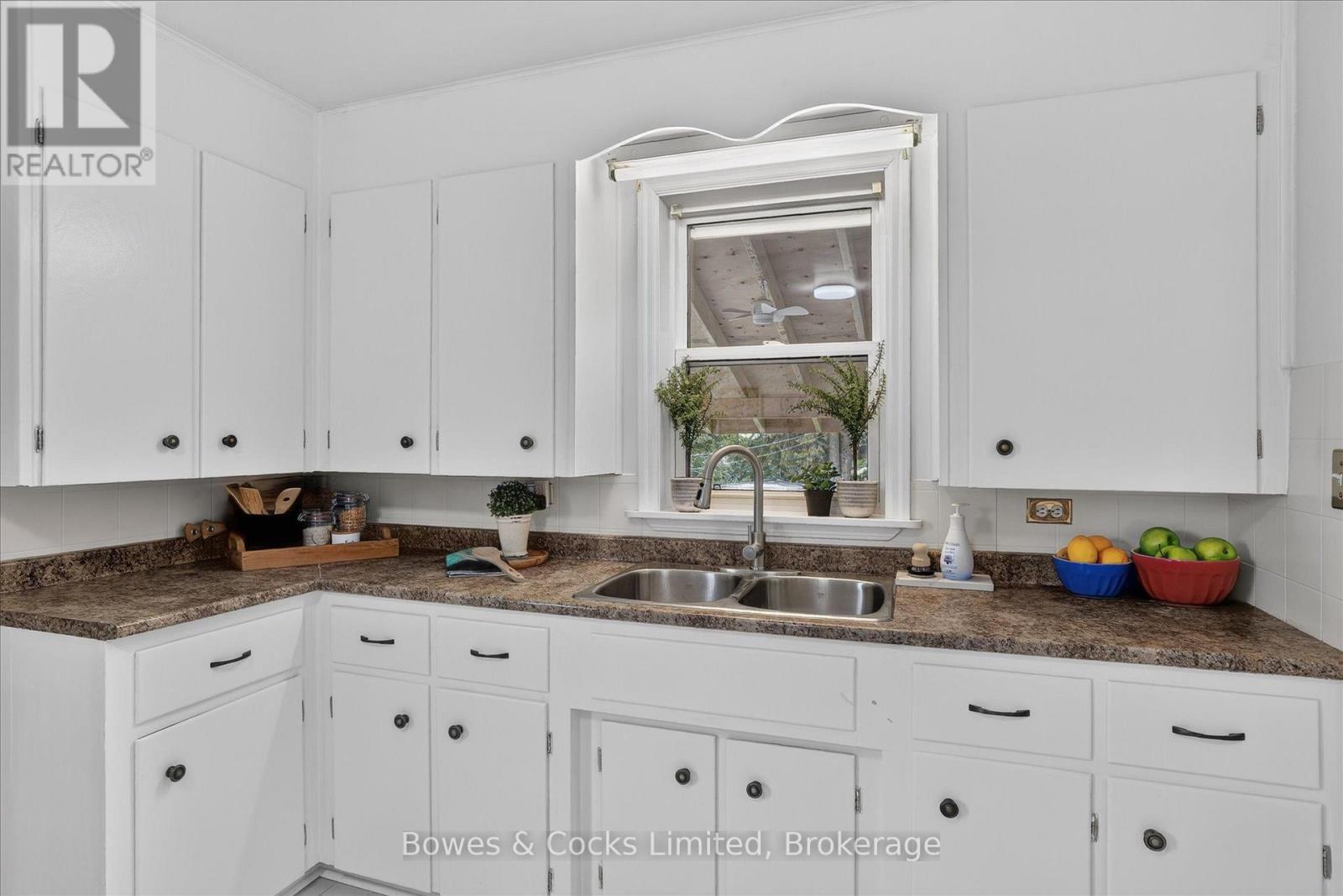 1193 Clonsilla Avenue, Peterborough (Town Ward 3), Ontario  K9J 5Y6 - Photo 14 - X13709460