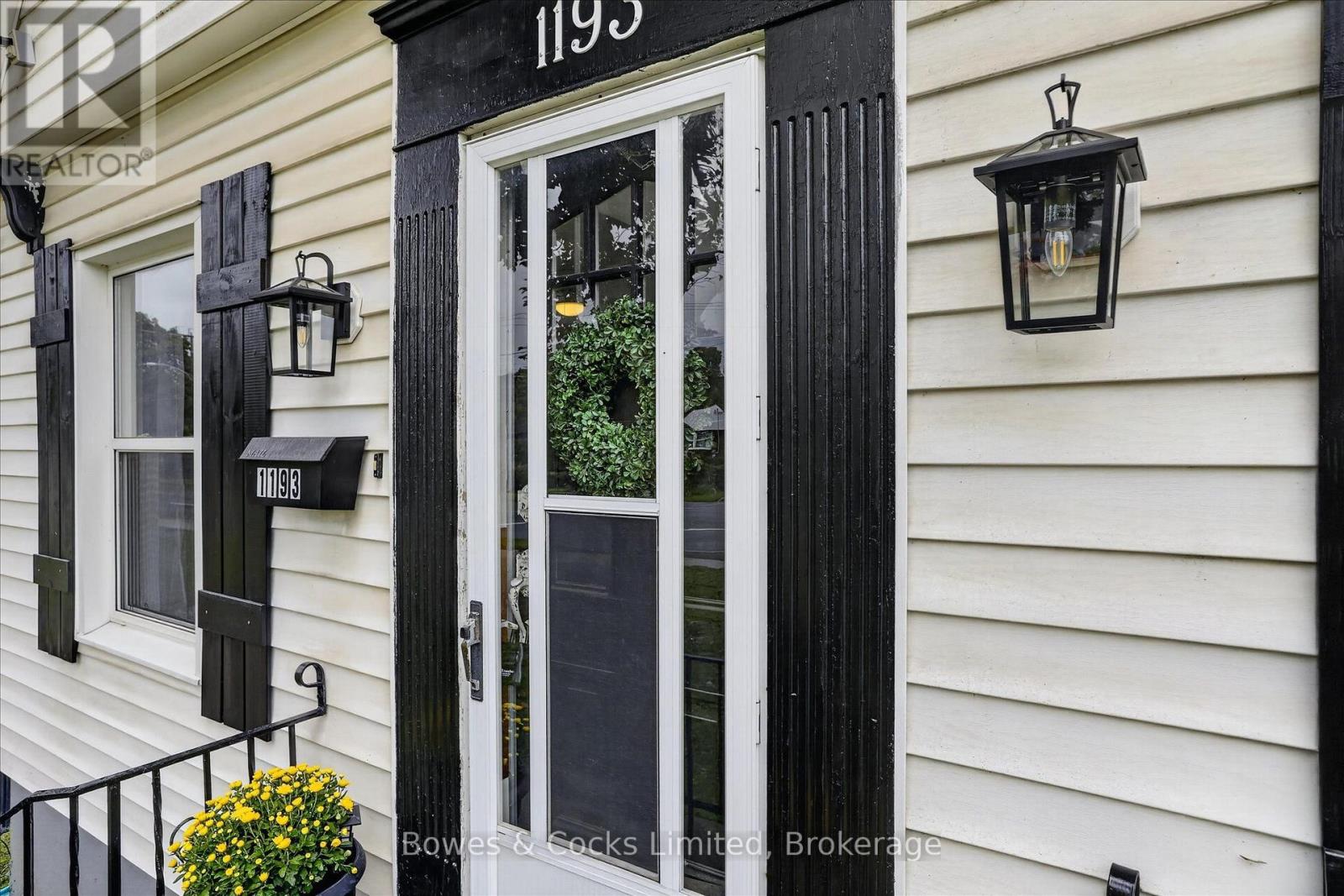 1193 Clonsilla Avenue, Peterborough (Town Ward 3), Ontario  K9J 5Y6 - Photo 5 - X13709460
