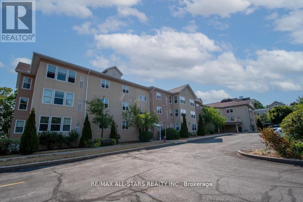 106 - 8 Huron Street, Kawartha Lakes (Lindsay), Ontario  K9V 6K3 - Photo 2 - X13710812