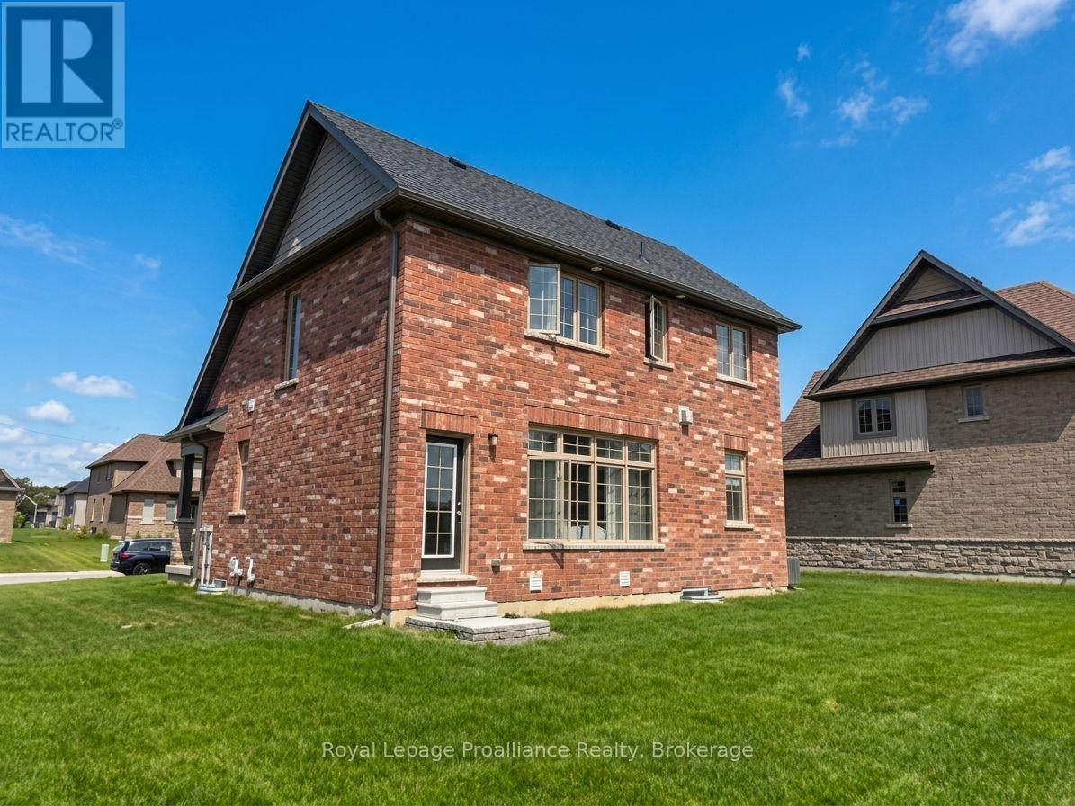6 Larissa Park Drive, Quinte West (Murray Ward), Ontario  K0L 1L0 - Photo 13 - X13711830
