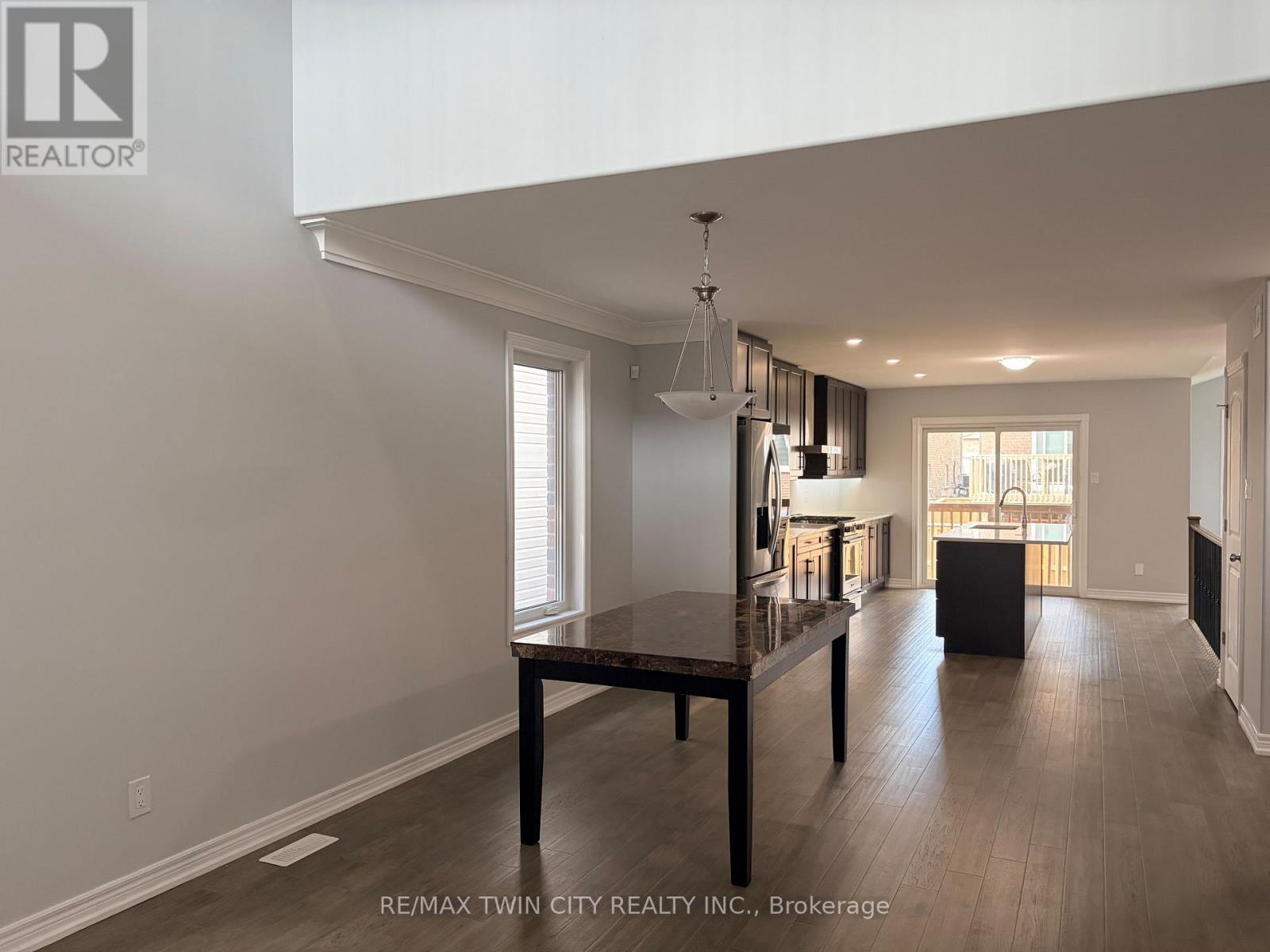 613 Lemay Grove, Peterborough (Monaghan Ward 2), Ontario  K9K 0G9 - Photo 3 - X13712886