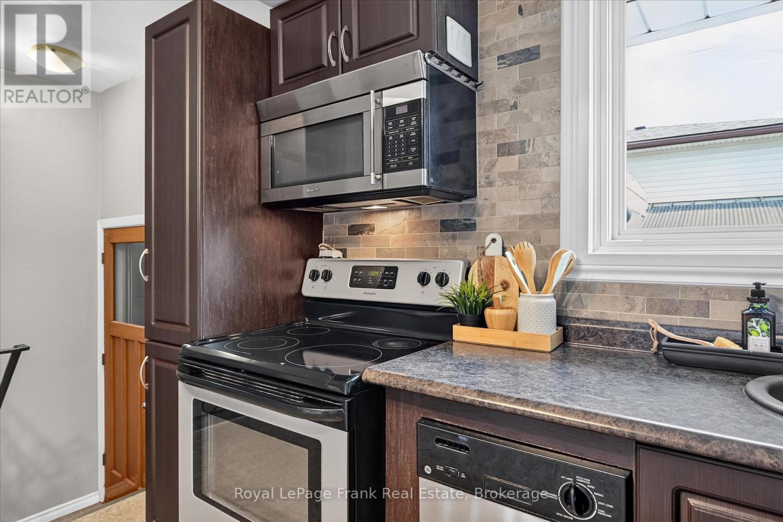 870 Hemlock Street, Peterborough (Northcrest Ward 5), Ontario  K9H 6C9 - Photo 13 - X13713756