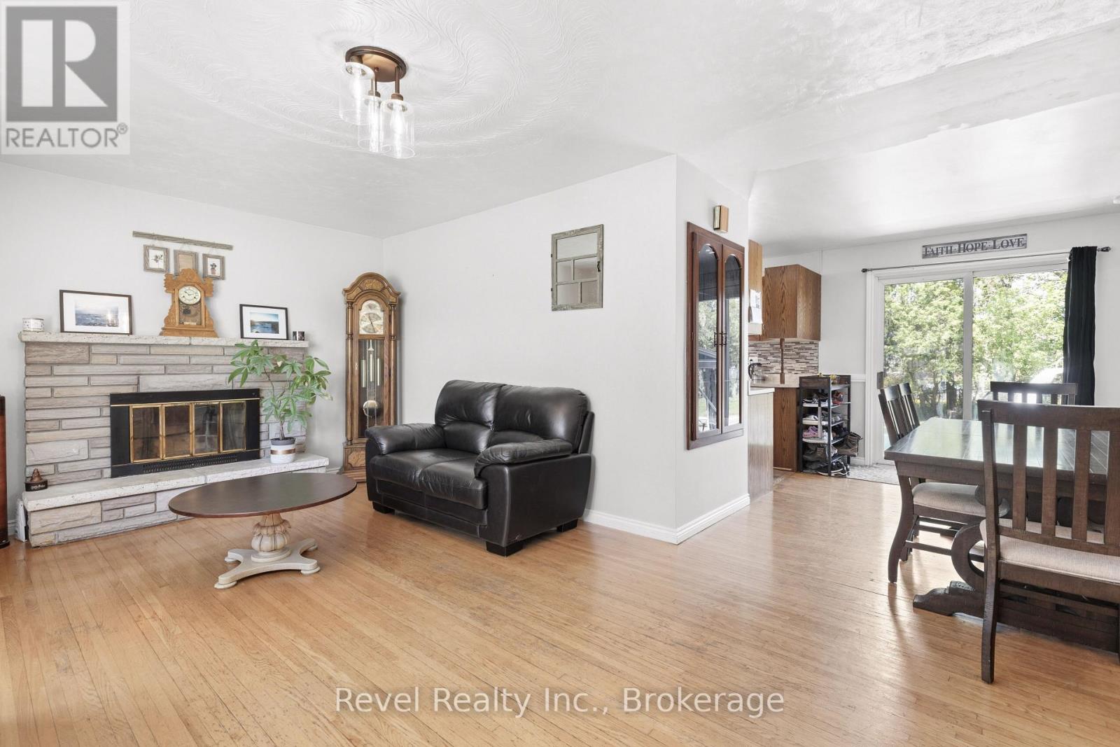 42 Kawartha Drive, Kawartha Lakes (Lindsay), Ontario  K9V 1A5 - Photo 10 - X13717254