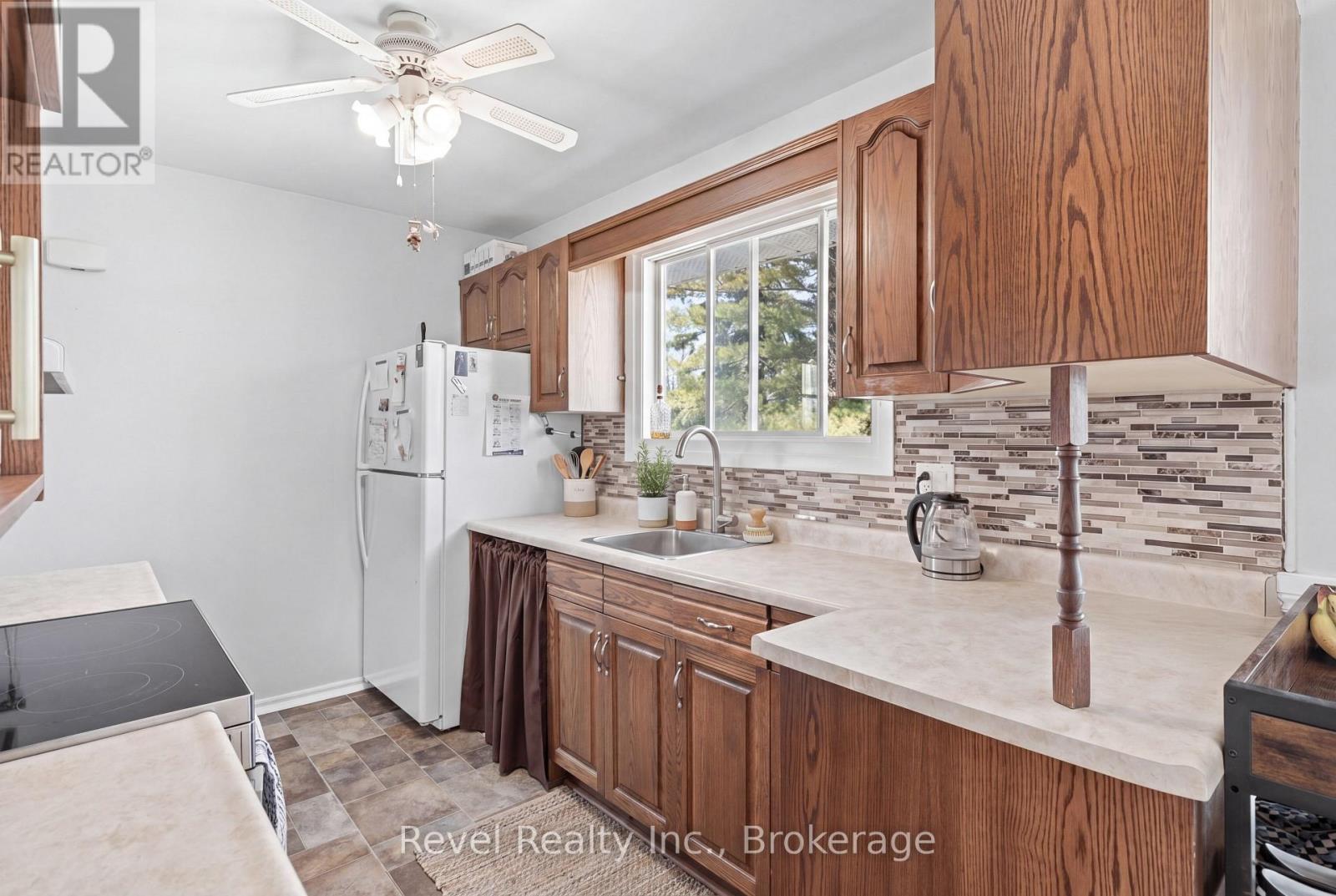 42 Kawartha Drive, Kawartha Lakes (Lindsay), Ontario  K9V 1A5 - Photo 14 - X13717254