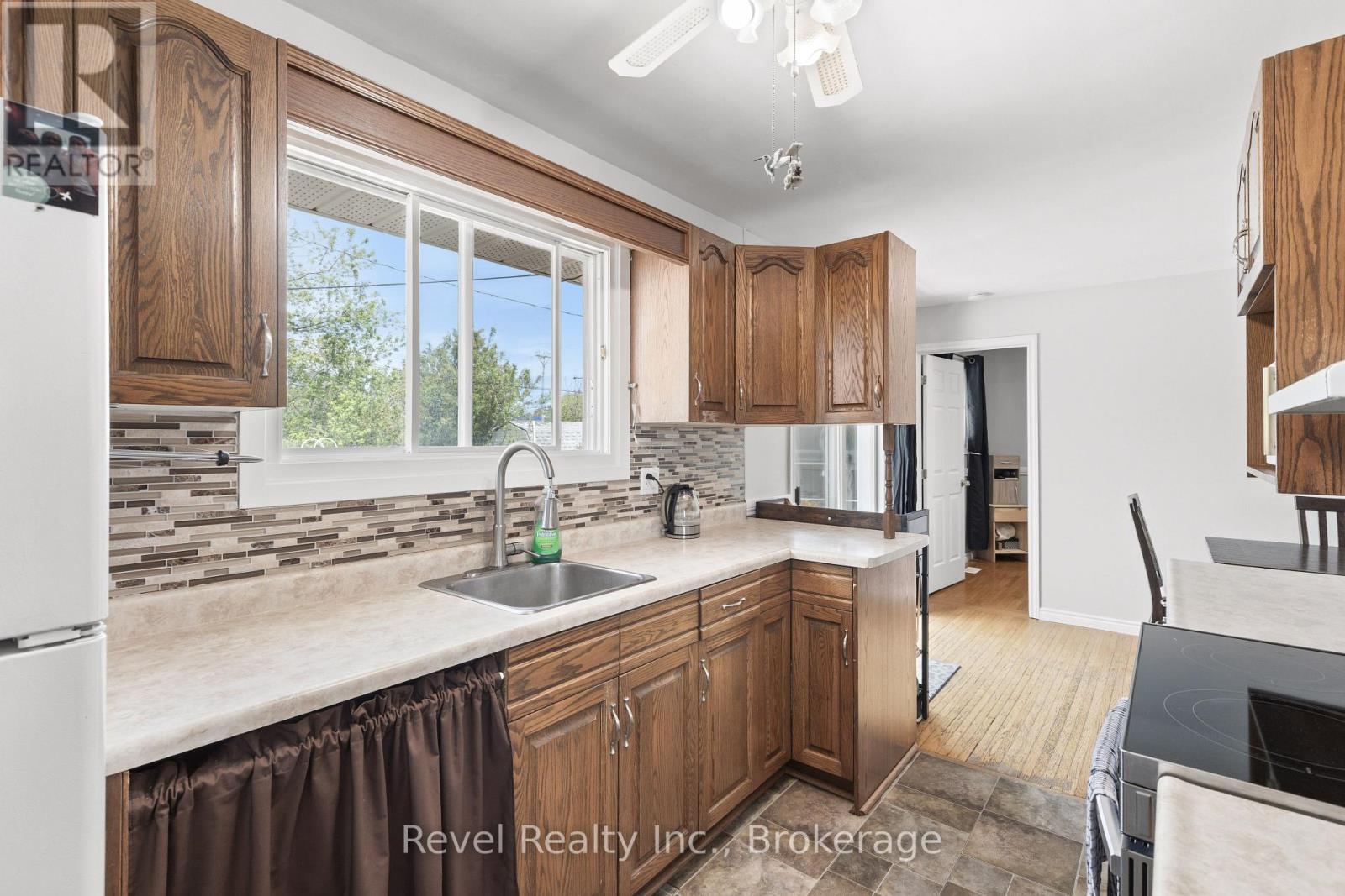 42 Kawartha Drive, Kawartha Lakes (Lindsay), Ontario  K9V 1A5 - Photo 15 - X13717254