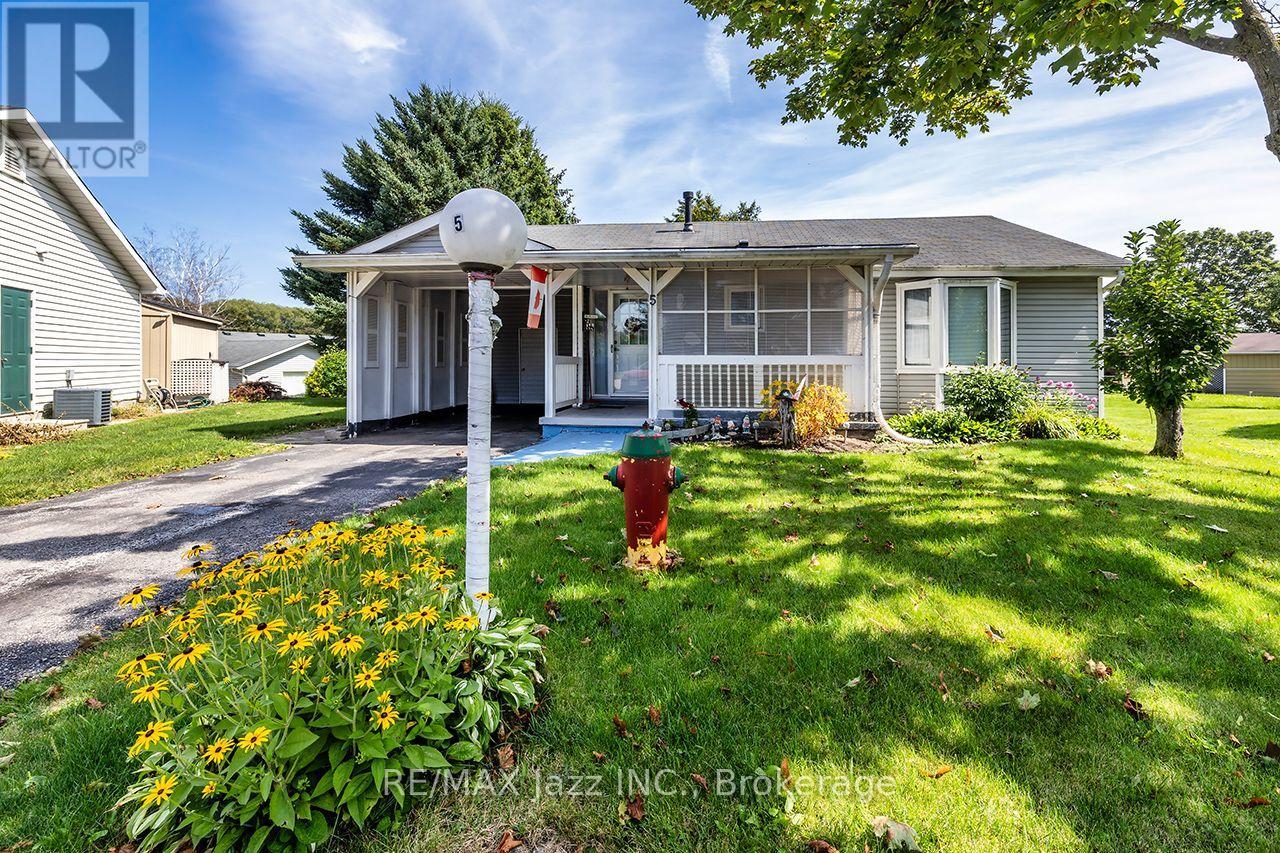 5 King Court, Clarington (Newcastle), Ontario  L1B 1L7 - Photo 3 - E13717976